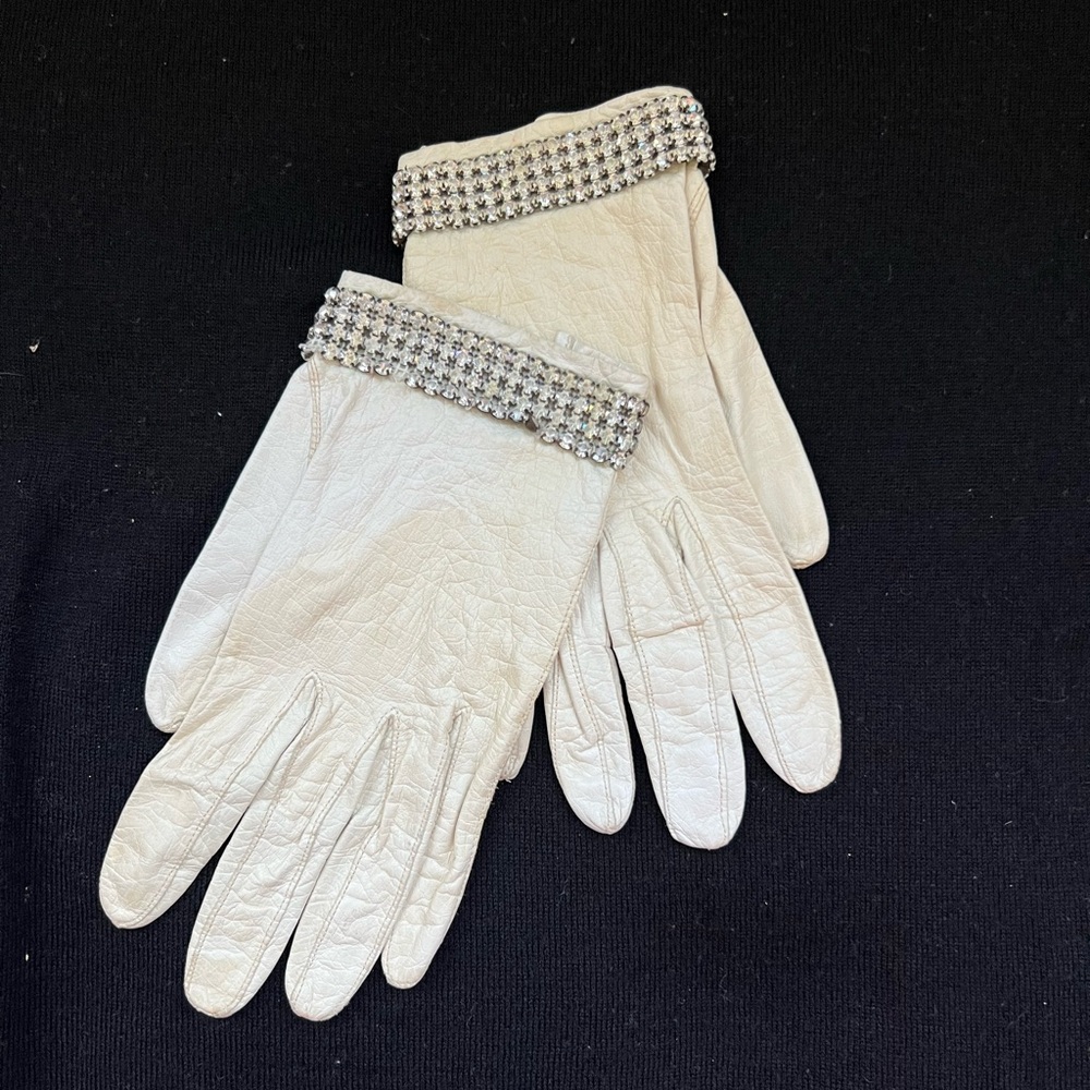 Vintage White Leather Gloves with Rhinestone Trim
